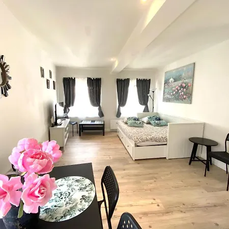 Apartment Bonjour сentre 3