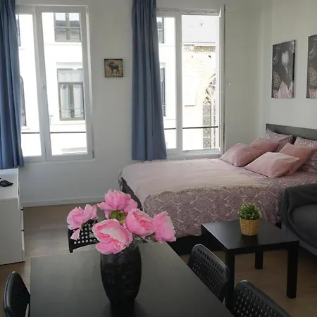 Apartment Bonjour сentre 3