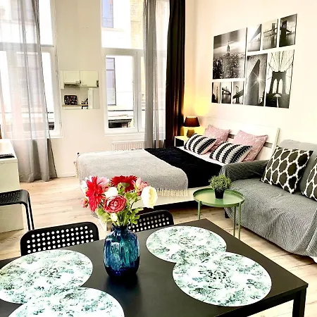 Bonjour сentre 3 Apartment Antwerp